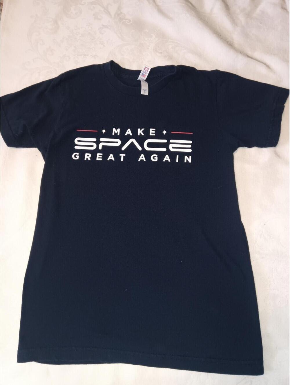 Official 2019 Trump Campaign Merchandising: Make Space Great Again. Womans Small